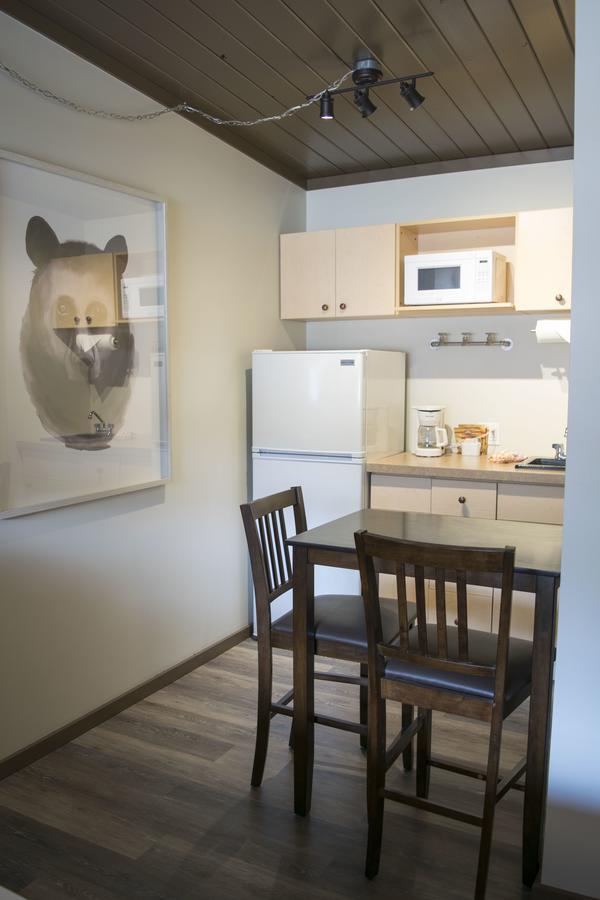 Yamnuska Suites Canmore Dış mekan fotoğraf