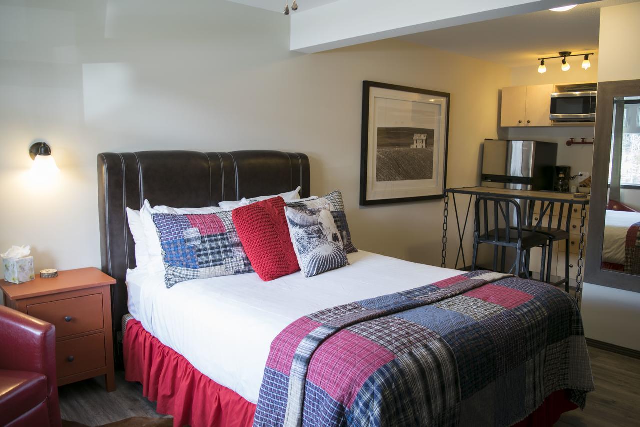 Yamnuska Suites Canmore Dış mekan fotoğraf