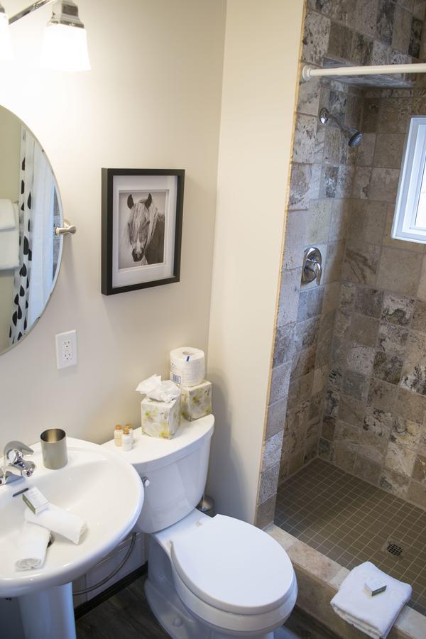 Yamnuska Suites Canmore Dış mekan fotoğraf