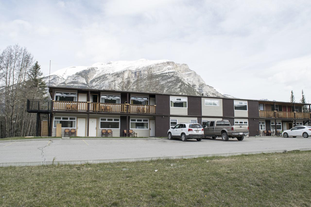 Yamnuska Suites Canmore Dış mekan fotoğraf